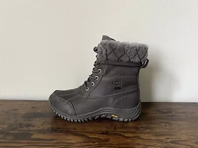 UGG Adirondack Grey Boots LUXE QUILT Women’s Size 6.5. 1016595 • $48