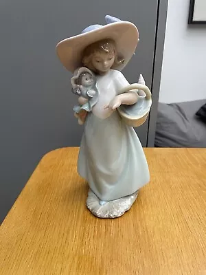 Nao Lladro Figurine - Girl With Baby Basket - Excellent Condition • £15