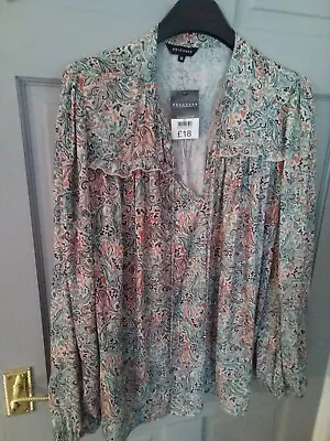 Peacocks Ladies Longer Length Top In Size 20 BNWT • £8