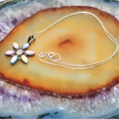 Sterling Silver Mother Of Pearl Flower Pendant Necklace - 5.5g • $9.99