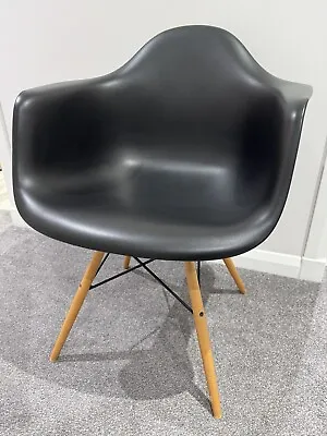 Genuine Vitra Eames DAW Chair Black • £100