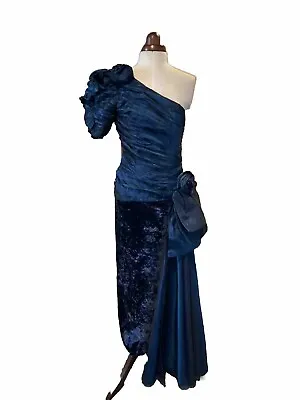 VINTAGE 1980’s MIDNIGHT BLUE TAFFETA & VELVET EVENING DRESS BY JULIE DUROCHÉ • £30