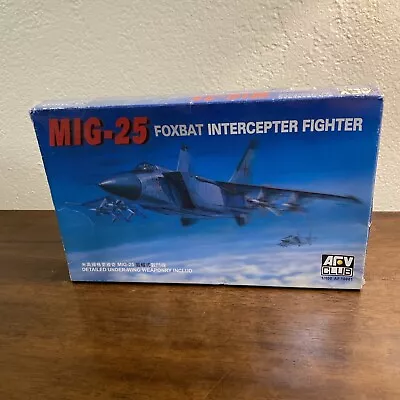 AFV Club 1/100 MIG-25 FOXBAT Intercepter Fighter #10001 Detailed-Weaponry Includ • $30