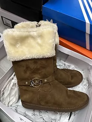 Michael Kors Fur Zippered Boots • $40