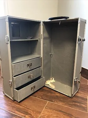 21x11.25x10.5” Silver Metal Lining Storage Doll Travel Trunk Case Excellent #L31 • $89