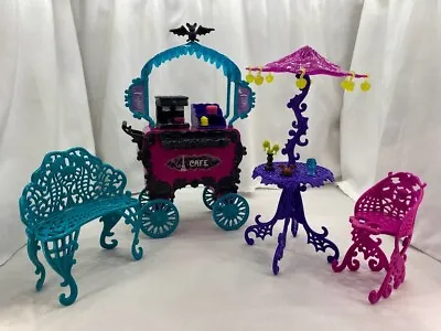 Monster High 2012 SCARIS CITY OF FRIGHTS CAFE PLAYSET I COMPLETE RARE & RETIRED! • $25