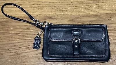 Lovely Coach Black Leather Wristlet Purse Bag • £25