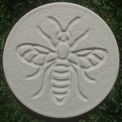 Bee Stepping Stones - Garden Path Patio - Round - White • £29.74