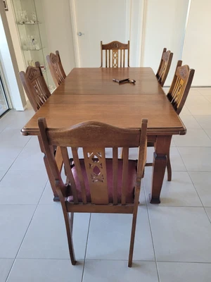 $150 • Buy An Antique Extending Dining Room Table And 6 Matching Chairs.