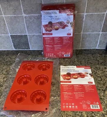 Ernesto Set Of 2 Silicone Cake Moulds / New In Packaging Ideal Present • £7.50