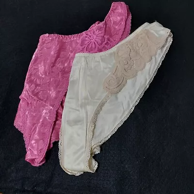 VINTAGE VANITY FAIR BIKINI PANTY SIZE 5 Nylon Lace Poly Cotton White Pink Shiny • $9.99