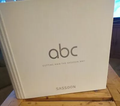 ABC Cutting Hair The Sassoon Way Vidal Sassoon Spiral Bound  NO SLIP CASE • $149.99