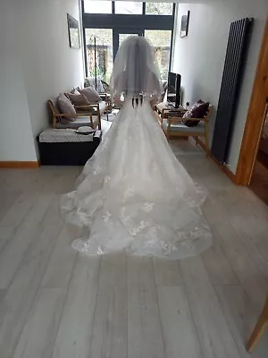 Beautiful Wedding Dress Size 8 • £450