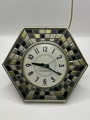 Vintage General Electric Wall Clock MCM Plastic Deco Mosaic Works Model 2118 A • $24.95