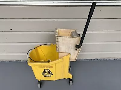 Rubbermaid Commercial Dual Water Mop Bucket 7570 And Press Wringer Co 6127 • $199.99