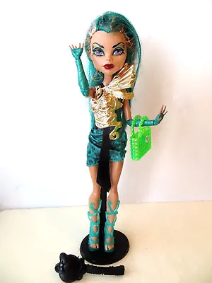 Monster High Nefera De Nile Boo York Dollwith Standbrush And Accessories. • $34.99