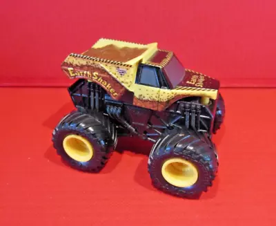 Spin Master Monster Jam Rev N' Spin EARTH SHAKER Monster Truck New 1/43 Scale  • £9.99