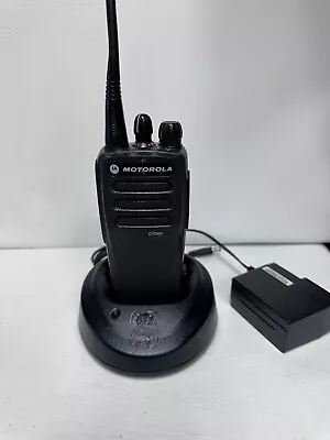 Motorola AAH01QDC9JA2AN CP200d UHF Two-Way Radio With Battery & CHARGER • $185