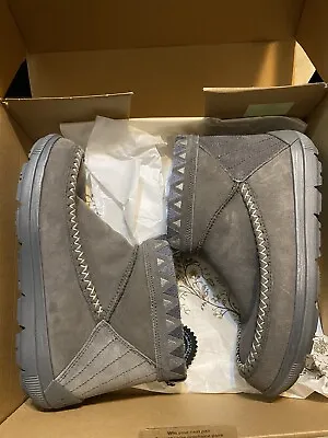 Manitobah Mukluks • $65