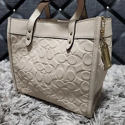 Coach Field Tote 22 - Signature Leather Ivory • $130