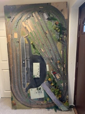 £100 • Buy 00 Gauge Model Railway Layout  7 Feet X  4 Feet. Peco Track