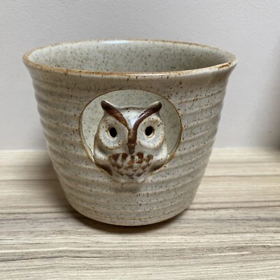 £9.99 • Buy Vintage GRAYSHOTT POTTERY Stoneware 3D OWL CUT-OUT PLANT POT - 13.5cmx 12cm 610g