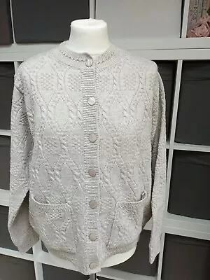 $13.47 • Buy BNWOT - Ladies Size 22-24 Long Sleeved Beige Cardigan With Pockets