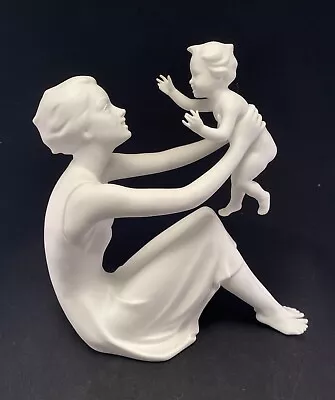 MOTHER And CHILD Figurine KAISER White Glazed Porcelain #398 Gorgeous • $24.99