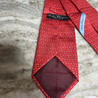 SALVATORE FERRAGAMO   MEN'S TIE  100% SILK  MADE IN ITALY Red Golf Flags • $34.99