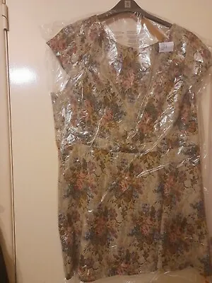 BNWT Tapestry Style Classy Sleeveless Dress. Size 22 • £8