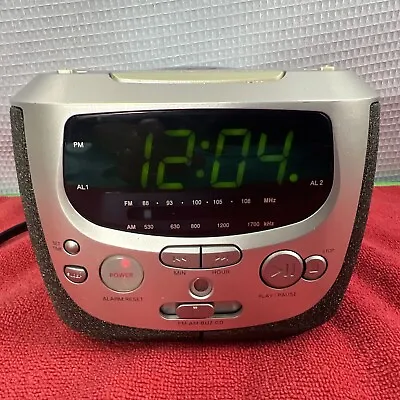 🔥 Magnavox WideAngle Stereo MCR230SL/17 Compact Disc Clock AM/FM Radio CD Alarm • $14.95