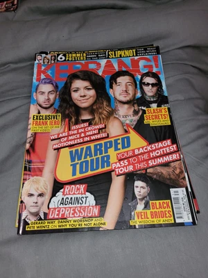 £2 • Buy KERRANG  With PARAMORE Poster Inside