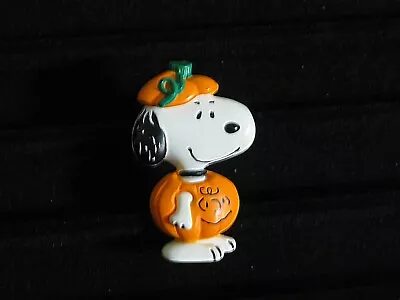 Snoopy Peanuts Charlie Brown Hallmark Vintage Halloween Jewelry Pin Figure • $9.99