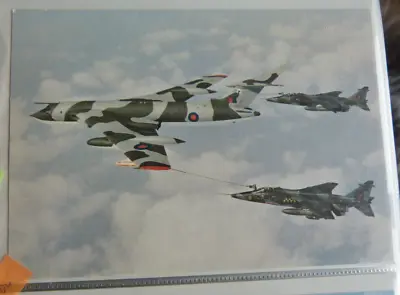 Postcard: HANDLEY PAGE VICTOR Refuelling Two JAGUARs ; Unposted (#80.103) • £1