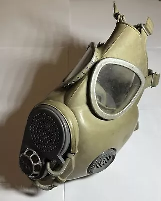 Vintage Gas Mask Czech M10M With Bag • $39.99