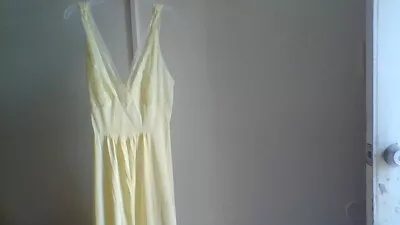 Rare Vintage Vanity Fair Size 36 Long Yellow W/Floral Embroidery Gown Feminine! • $19.99