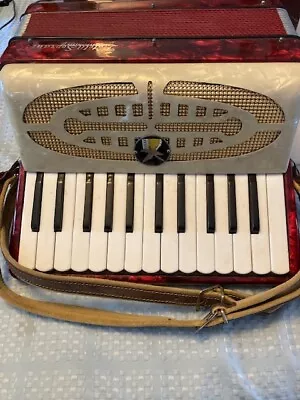 Vintage Fretelli Sopranani Accordian In Case. Working • $179.90