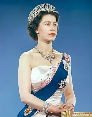 Classic QUEEN ELIZABETH II 2 Photograph - British Royalty - Preprint • £6.99