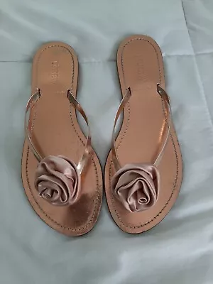 J.Crew Metallic Capri Rosette Sandals Thong/Flat Rose Gold/Warm Blush Size 8 • $24