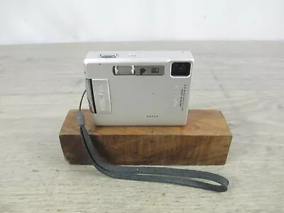 Minolta Konica DiMAGE Xt 3.2MP Compact Camera Silver Parts Or Repair Powers On • $20