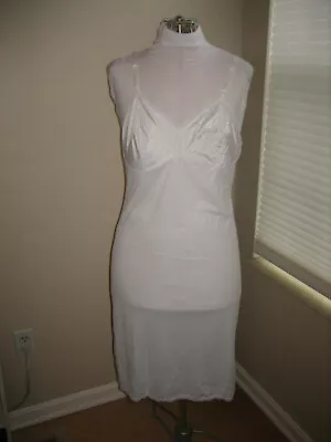 $12.99 • Buy Vintage Vanity Fair Nylon, Polyester White Full Slip, Back Slit - Size 34 USA