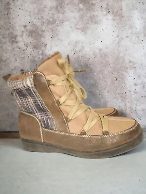 Muk Luks Plaid Lace Up High Ankle Bootie Faux Fur Lining Size 9 In Tan • $22