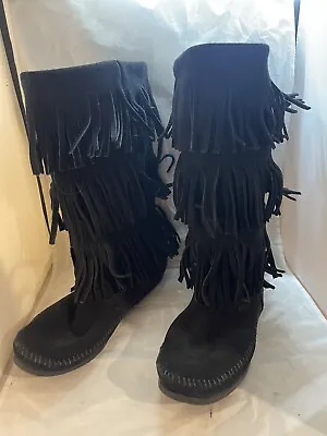 Minnetonka Moccasins 1639 Women's 3 Layer Fringe Calf High Boot Black Suede Sz 9 • $28.99