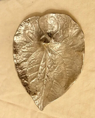 $62.50 • Buy Virginia Metalcrafters VIOLET Leaf Tray 3-26 VA VMC