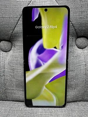 Samsung Galaxy Z Flip4 SM-F721U1 - 128GB - Purple (Unlocked) DEMO DEVICE • $195