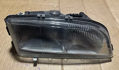 Volvo V70 Right Passenger Headlight See Description 98 99 00 • $32