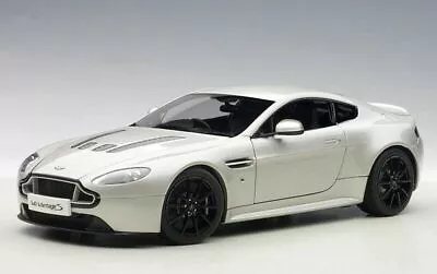 AutoArt 1/18 ASTON MARTIN Vantage S V12 NEW In Box 70251 Auto Art SILVER • $238.50