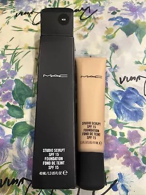 MAC Studio Sculpt SPF 15 Foundation (NC20) (40ml) • $22