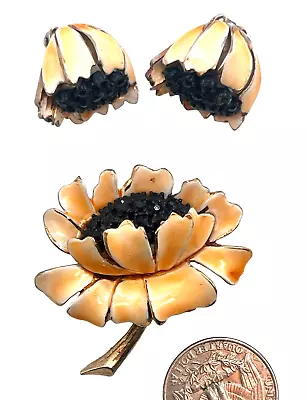 Vintage HAR Peach & Cream Enameled Flower Brooch & Earring Set Black Jet Center • $138.25