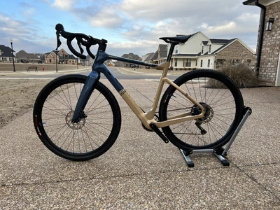 $2400 • Buy 2022 Bianchi Arcadex GRX 600, Size M, Excellent - INV-86264. Gravel Bike